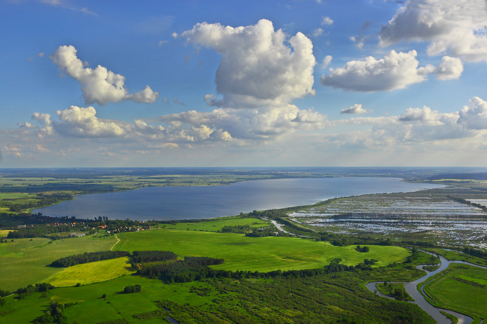 großer Ansicht von Kummerower See Mecklenburgische Seenplatte- Abenteuer Peenetal